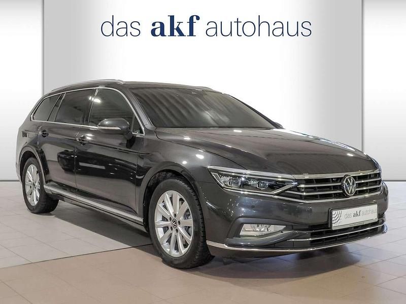 Gebraucht VW Passat Elegance 150 PS (110 kW) 2024 Mangangrau metallic Kombi