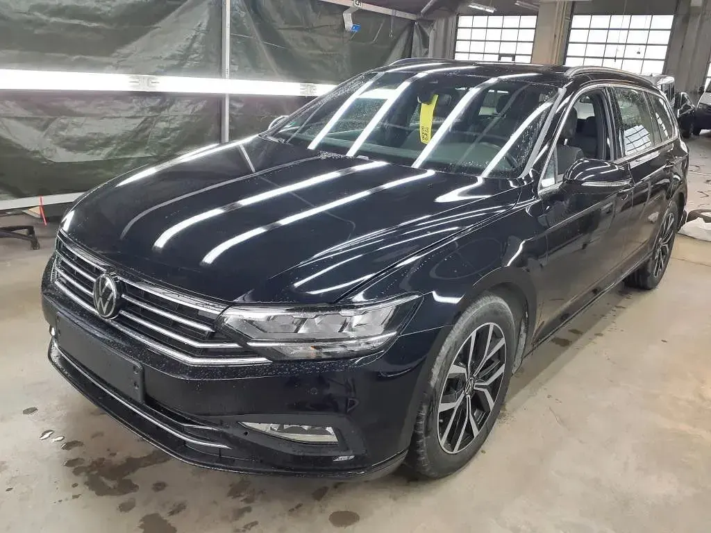 Gebraucht VW Passat Business 150 PS (110 kW) 2023 Deep black perleffekt Kombi