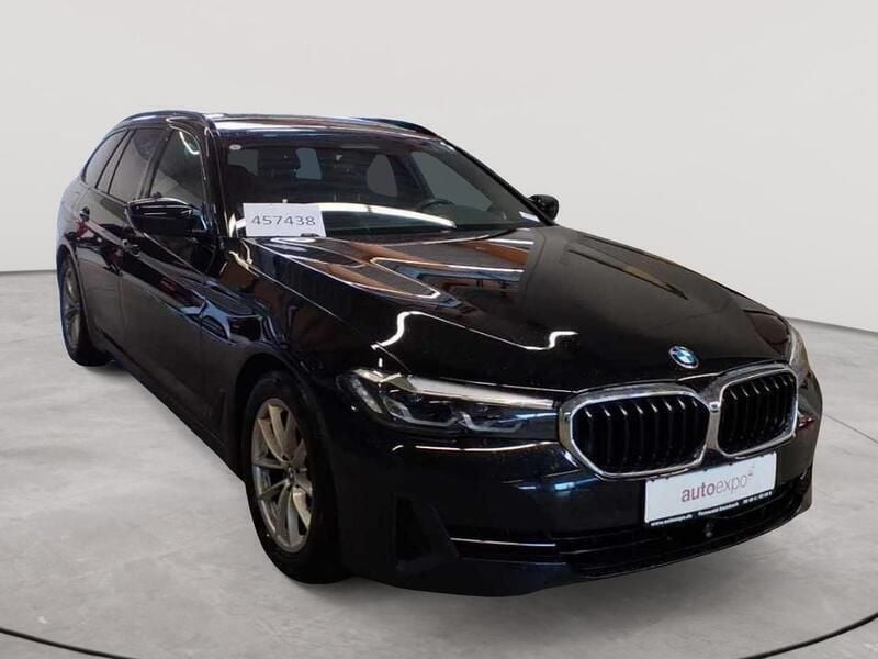 Schwarz uni Gebraucht 2022 BMW 520 Sport Line Kombi | 26.990 € (Superpreis) - Bild 1/4