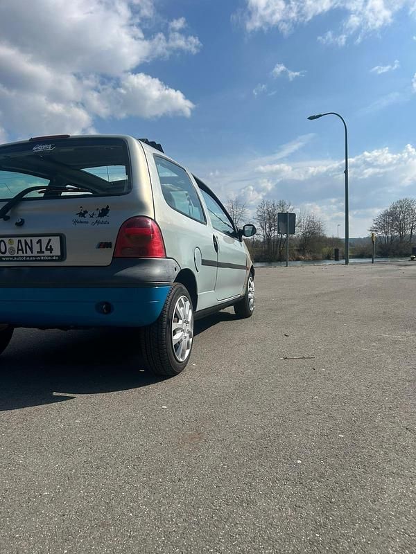 Gebraucht Renault Twingo 58 PS (42 kW) 2002 Silber Kleinwagen