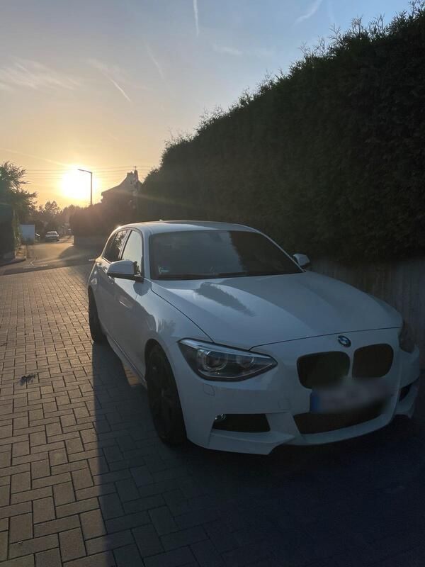 Weiß Gebraucht 2012 BMW 125 M Sport Kleinwagen | 12.500 € (Fairer Preis) - Bild 1/4
