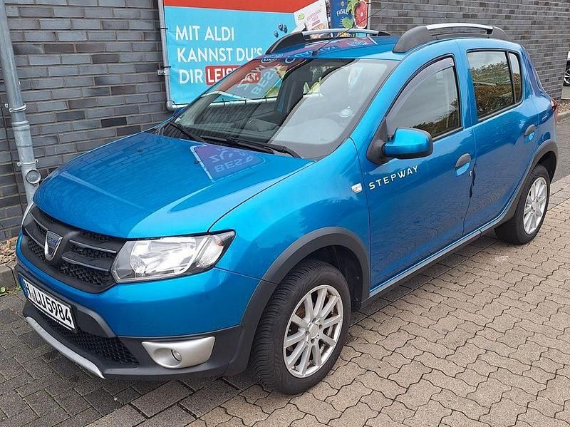 Blau Gebraucht 2014 Dacia Sandero Stepway Ambiance Kleinwagen | 4.990 € (Guter Preis) - Bild 1/4