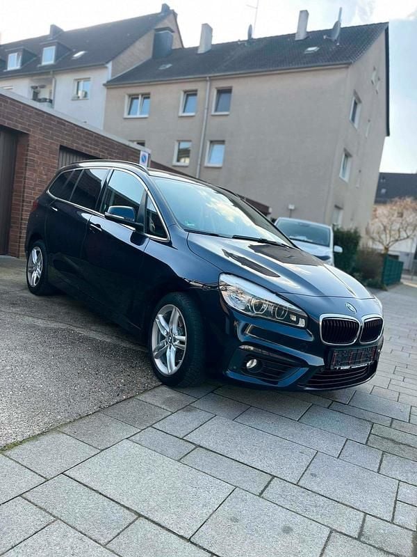 Gebraucht BMW 218 150 PS (110 kW) 2017 Blau Van / Kleinbus