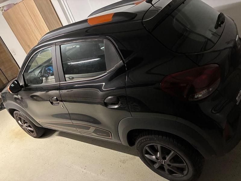 Schwarz Gebraucht 2022 Dacia Spring Comfort Plus Kleinwagen | 9.500 € (Guter Preis) - Bild 1/2