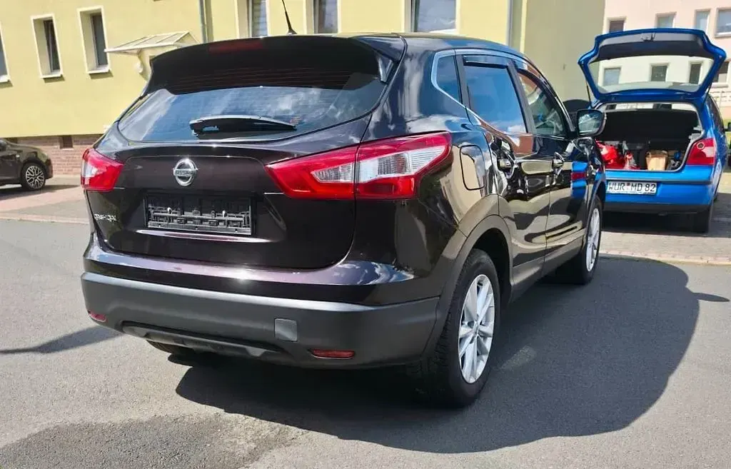 Gebraucht Nissan Qashqai 116 PS (85 kW) 2017 Violett SUV