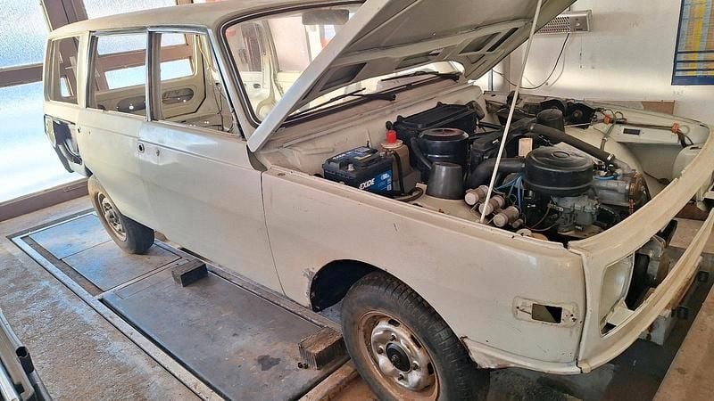 Beige Gebraucht 1972 Wartburg 353 Kombi | 7.500 € - Bild 1/4