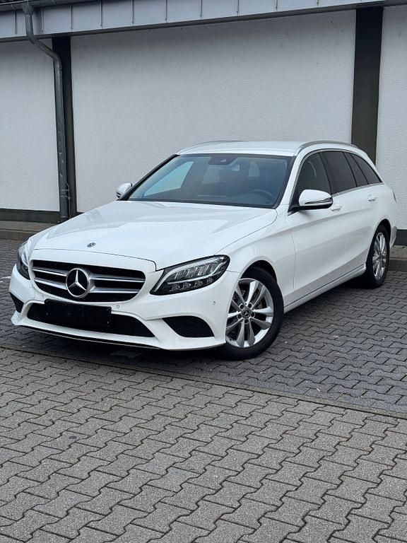 Weiß Gebraucht 2018 Mercedes C200 Kombi | 20.799 € (Fairer Preis) - Bild 1/4