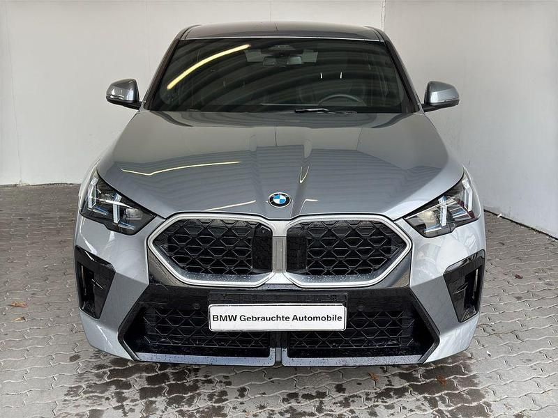 Grau Gebraucht 2025 BMW X2 M Sport SUV | 43.640 € (Fairer Preis) - Bild 1/4
