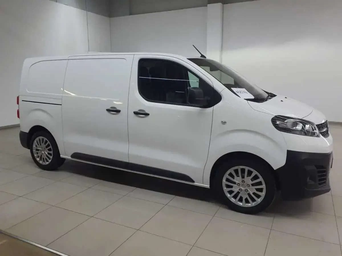 Gebraucht Opel Vivaro Edition 120 PS (88 kW) 2022 Jade weiß Van / Kleinbus