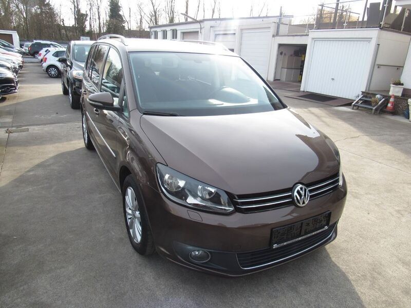Braun Gebraucht 2013 VW Touran Highline Van / Kleinbus | 7.400 € (Fairer Preis) - Bild 1/4
