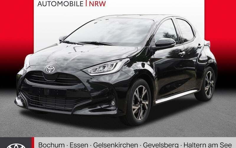 Schwarz Neu 2024 Toyota Yaris Hybrid Team Limousine | 24.489 € (Fairer Preis) - Bild 1/4