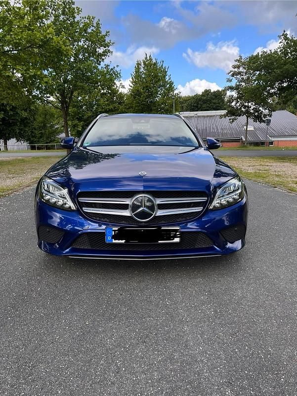 Gebraucht Mercedes C220 194 PS (142 kW) 2020 Blau Kombi