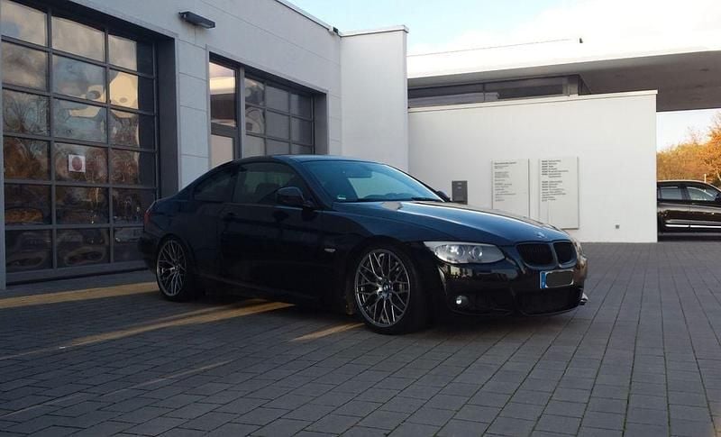 Schwarz Gebraucht 2011 BMW 335 M Sport Coupé | 21.300 € (Fairer Preis) - Bild 1/4