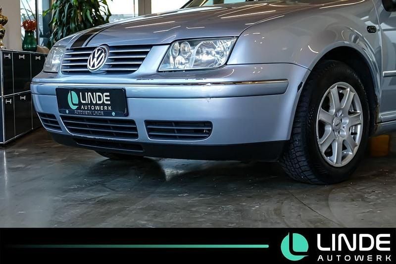 Gebraucht VW Bora Pacific 116 PS (85 kW) 2003 Blau Limousine