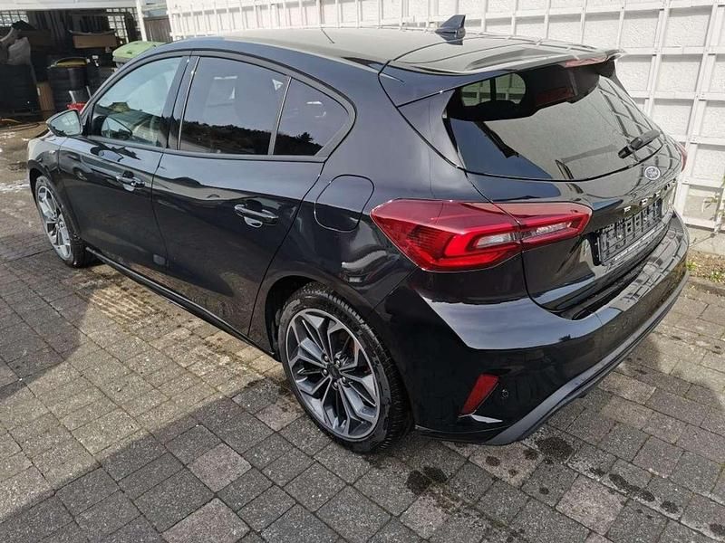 Gebraucht Ford Focus ST-Line X 155 PS (114 kW) 2023 Iridiumschwarz Limousine