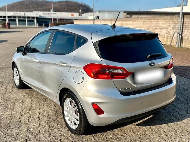 Gebraucht Ford Fiesta 71 PS (52 kW) 2017 Silber Kleinwagen