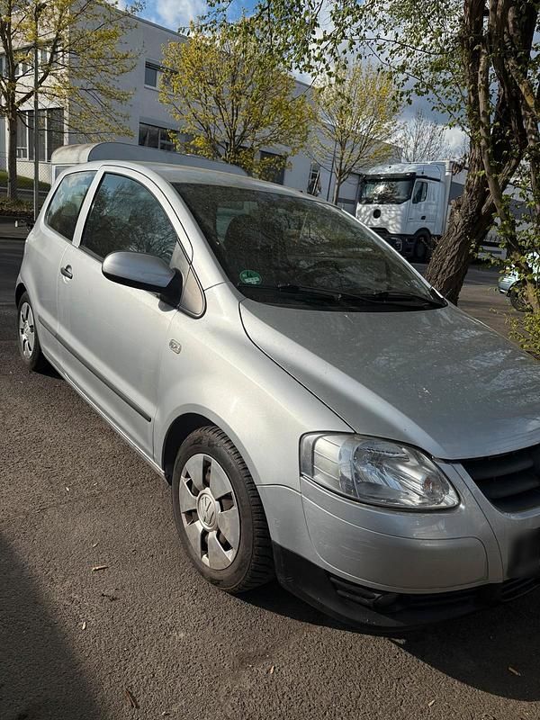 Second-hand VW Fox 69 CP (50 kW) 2007 Argintiu Hatchback