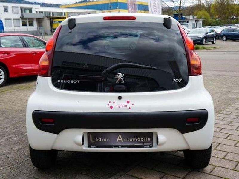 Gebraucht Peugeot 107 Active 130 PS (95 kW) 2012 Andere Kleinwagen