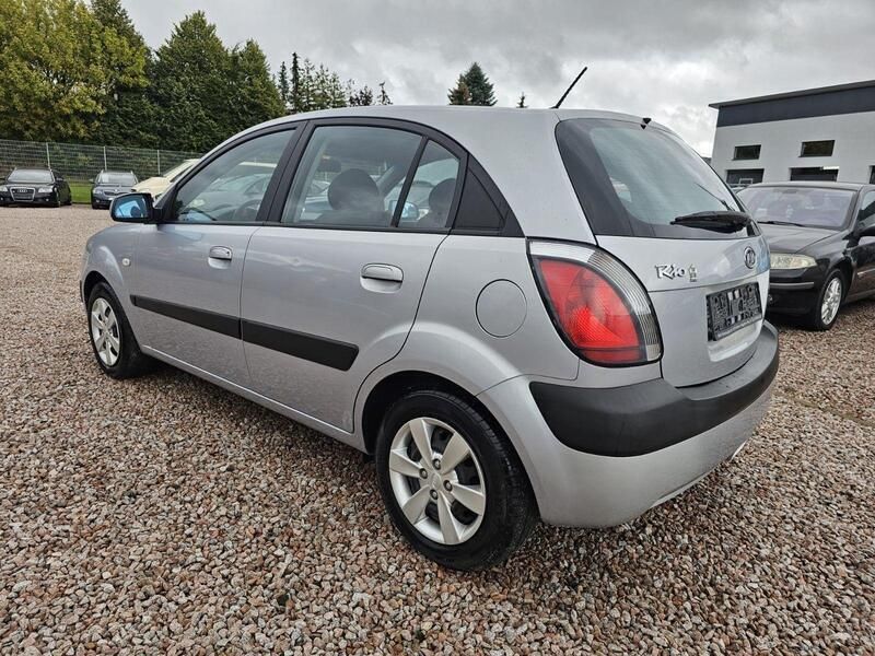 Gebraucht Kia Rio EX 97 PS (71 kW) 2008 Silber Kleinwagen