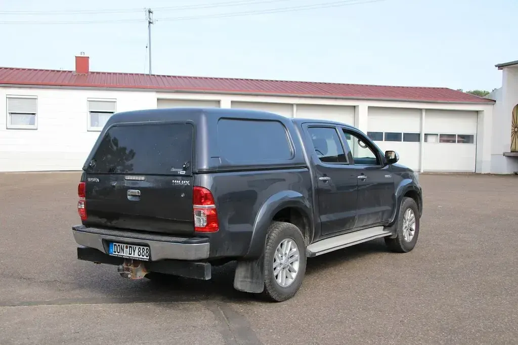 Gebraucht Toyota HiLux Comfort 171 PS (125 kW) 2015 Grau Pickup