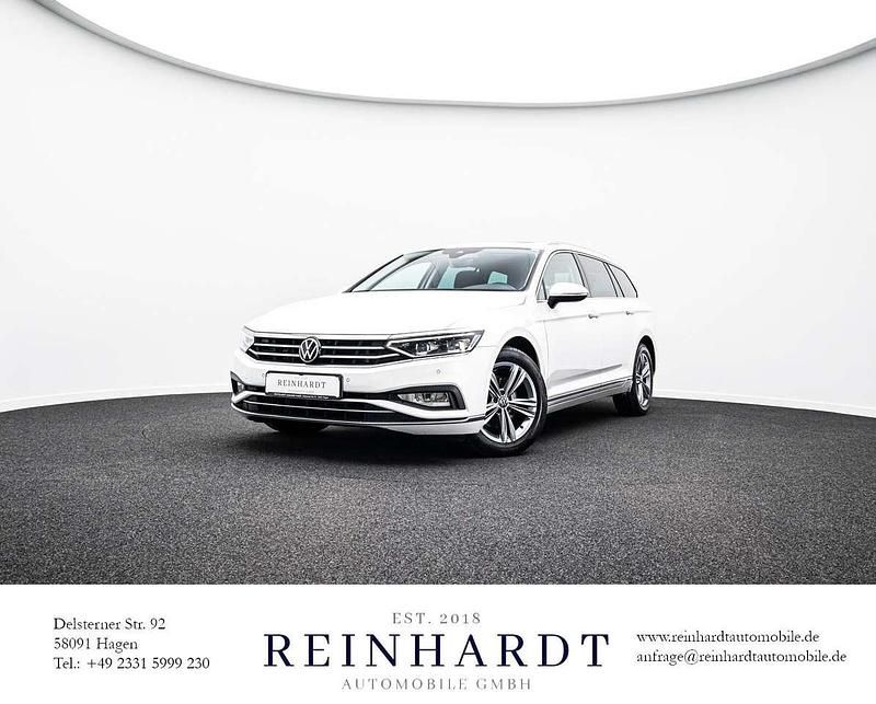 Oryxweiß perlmutteffekt Gebraucht 2022 VW Passat Elegance Kombi | 20.790 € (Superpreis) - Bild 1/3