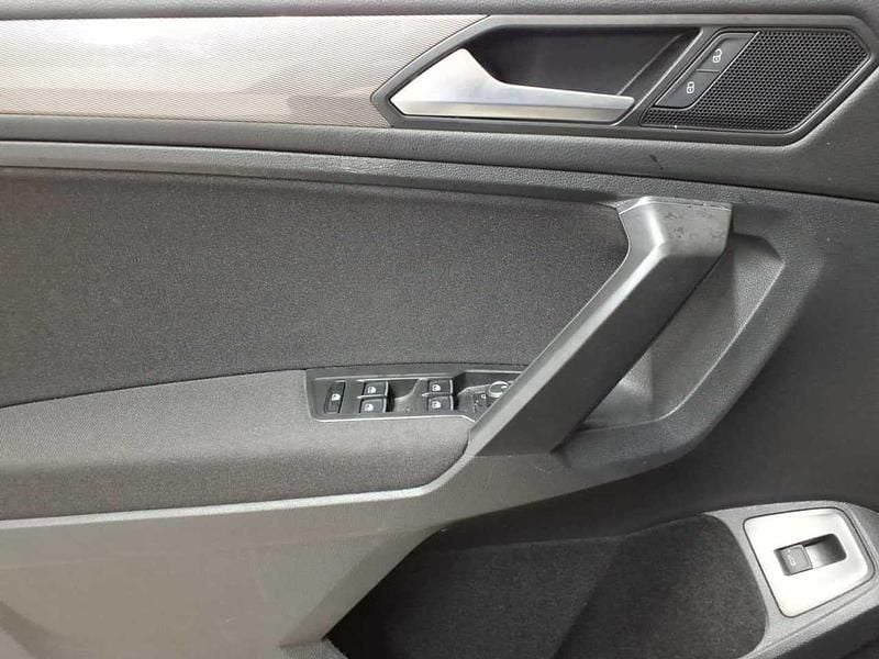 Gebraucht VW Tiguan Allspace Life 150 PS (110 kW) 2023 Deep black perleffekt SUV