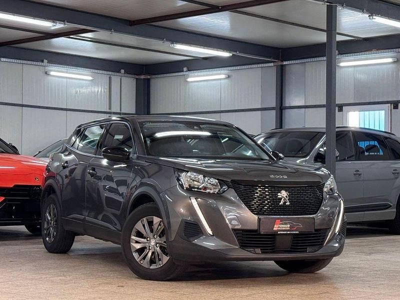 Grau Gebraucht 2023 Peugeot 2008 Active SUV | 13.890 € - Bild 1/4