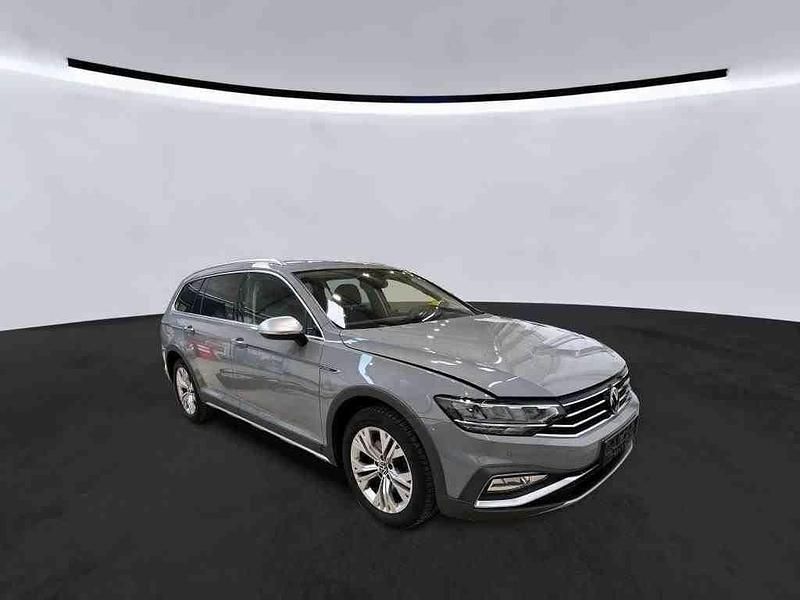 Mondsteingrau Gebraucht 2022 VW Passat Alltrack Kombi | 31.950 € (Guter Preis) - Bild 1/4