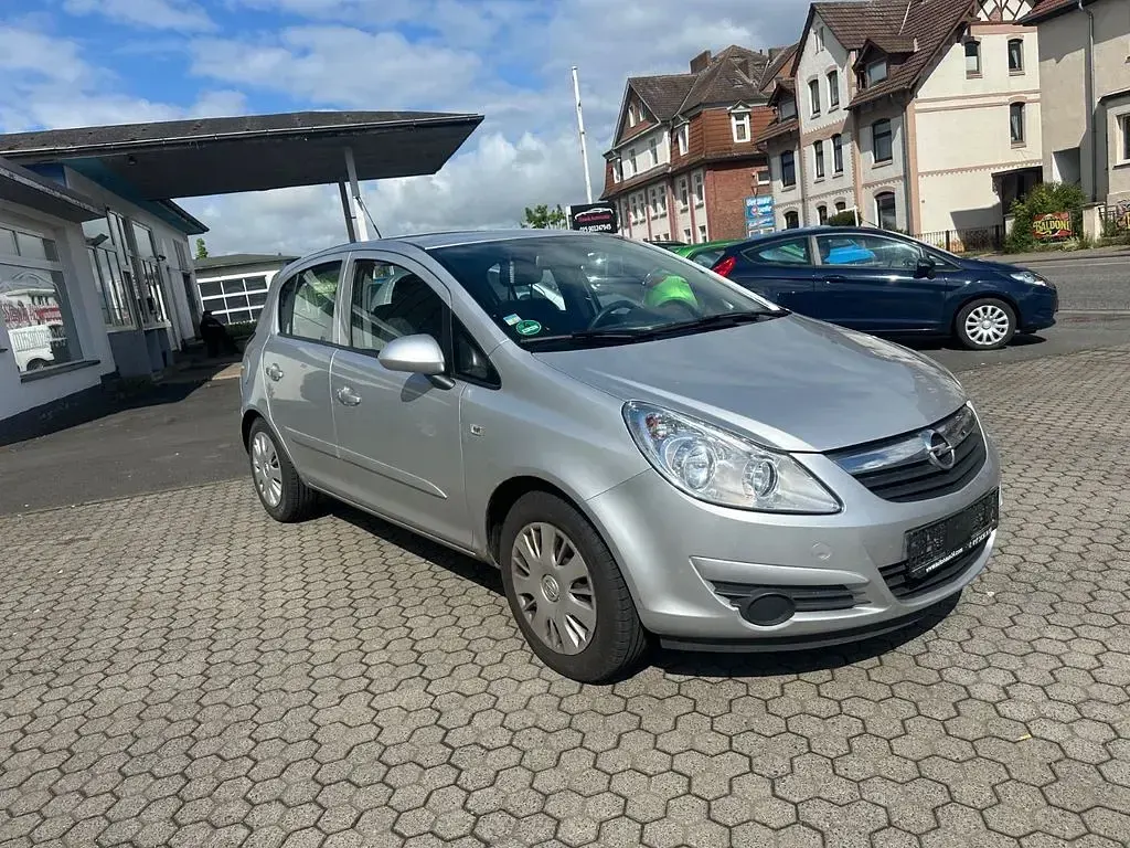 Używany Opel Corsa Edition 80 KM (58 kW) 2007 Srebrny Hatchback