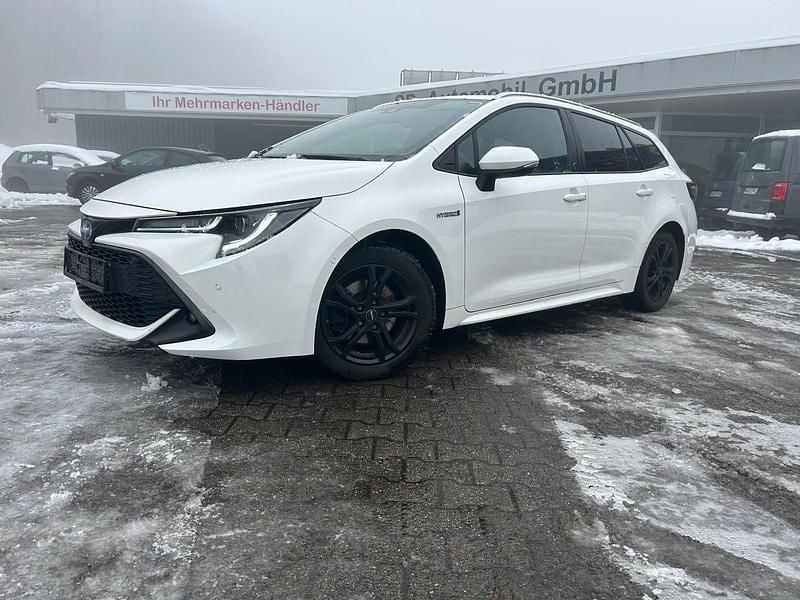 Gebraucht Toyota Corolla Team 152 PS (111 kW) 2022 Weiß Kombi