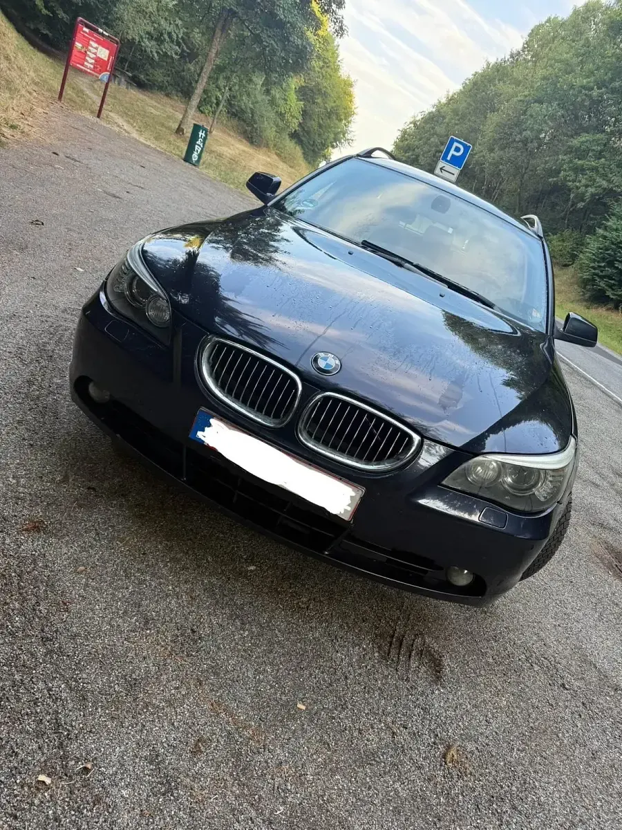 Gebraucht BMW 525 197 PS (144 kW) 2009 Blau Kombi