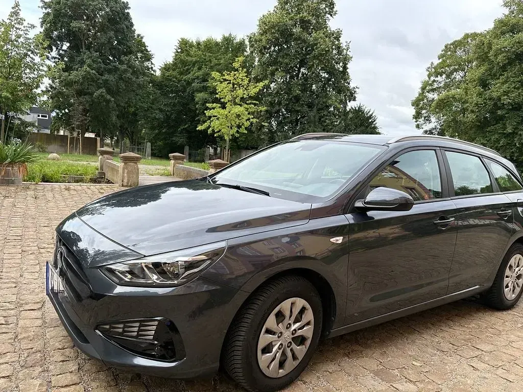 Gebraucht Hyundai i30 Pure 116 PS (85 kW) 2021 Grau Kombi