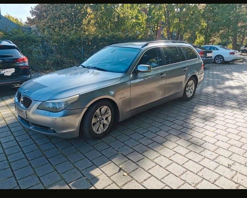 Gebraucht BMW 525 177 PS (130 kW) 2006 Grau Kombi