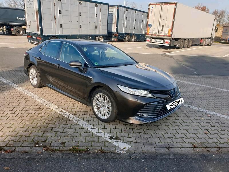 Gebraucht Toyota Camry Hybrid 218 PS (160 kW) 2019 Braun Limousine