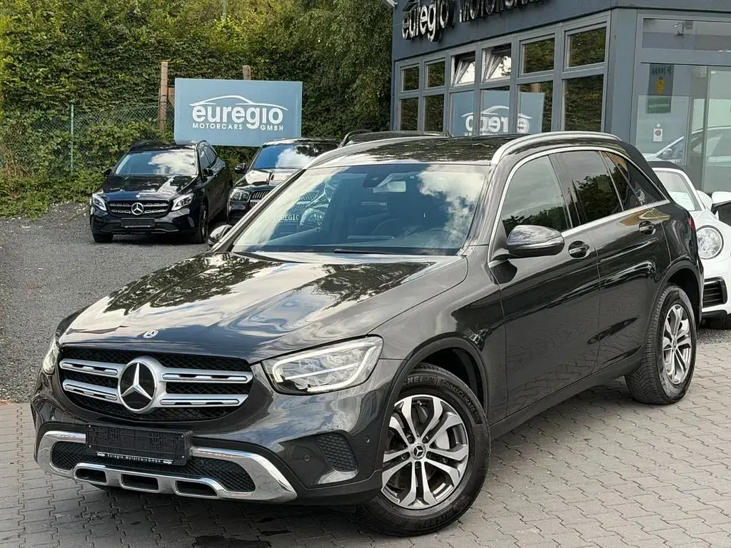 Gebraucht Mercedes GLC200 163 PS (119 kW) 2020 Grau SUV