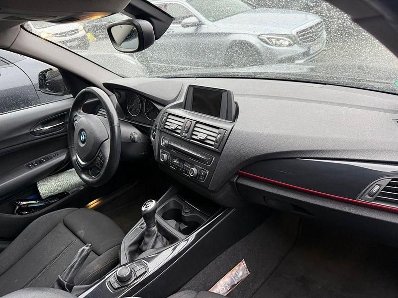 Gebraucht BMW 116 Sport Line 117 PS (86 kW) 2012 Schwarz Kleinwagen