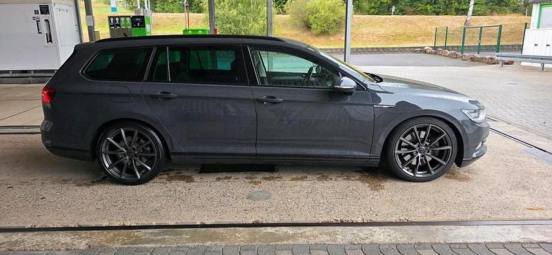 Grau Gebraucht 2015 VW Passat Kombi | 12.300 € (Superpreis) - Bild 1/4