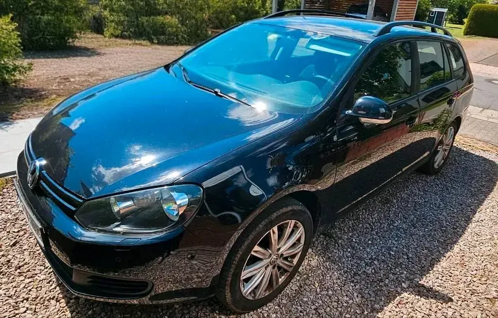 Gebraucht VW Golf VI 105 PS (77 kW) 2010 Schwarz Kleinwagen