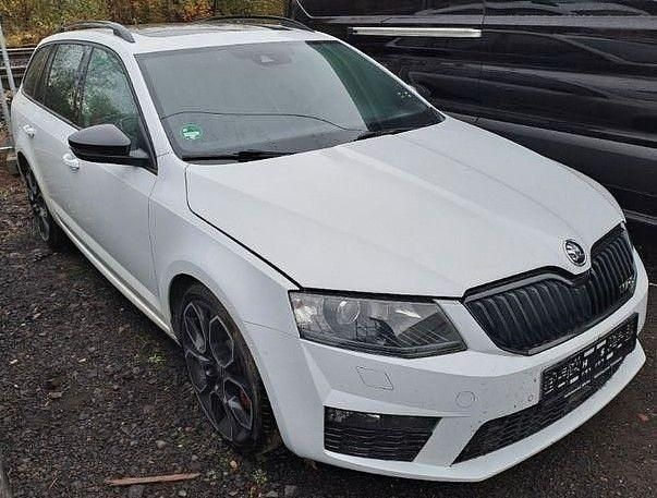 Weiß Gebraucht 2016 Skoda Octavia RS Kombi | 11.800 € (Superpreis) - Bild 1/4