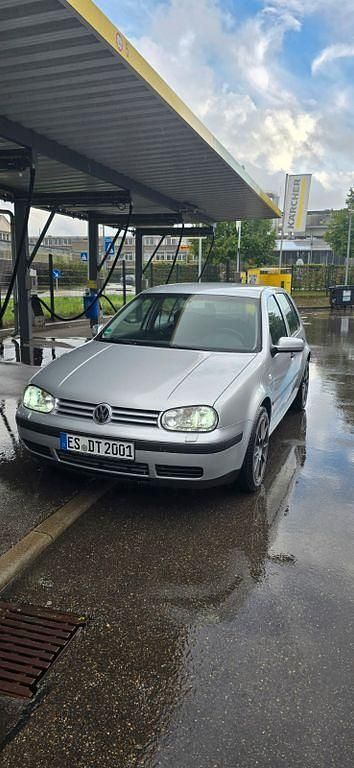 Silber Gebraucht 2002 VW Golf IV Limousine | 3.300 € (Teuer) - Bild 1/4