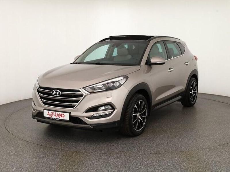 Second-hand Hyundai Tucson Premium 185 CP (136 kW) 2016 Bej SUV