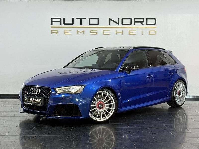 Blau Gebraucht 2015 Audi RS3 Ambiente Limousine | 32.590 € (Guter Preis) - Bild 1/4