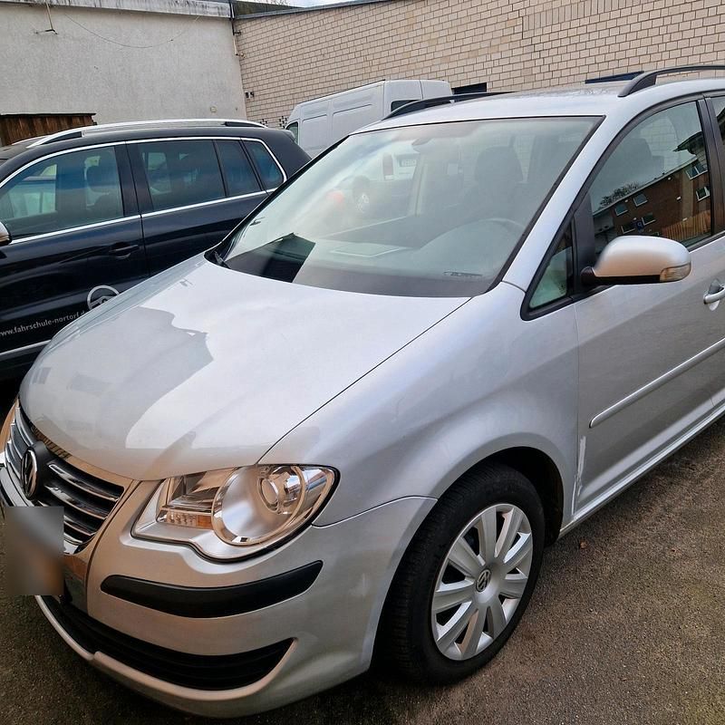 Silber Gebraucht 2008 VW Touran United Van / Kleinbus | 4.990 € (Teuer) - Bild 1/4