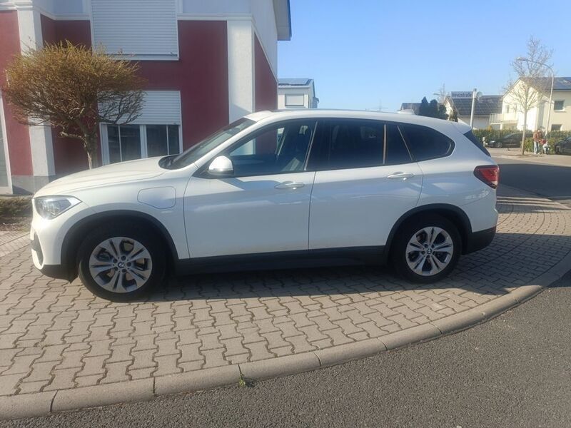 Weiß Gebraucht 2021 BMW X1 Advantage SUV | 24.000 € (Guter Preis) - Bild 1/4