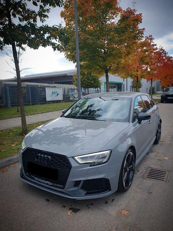 Gebraucht Audi RS3 Ambiente 400 PS (294 kW) 2018 Grau Limousine