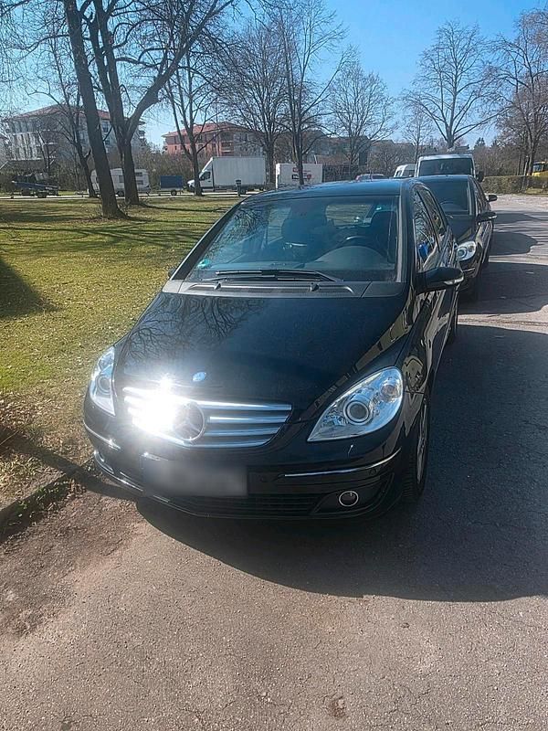 Gebraucht Mercedes B200 140 PS (102 kW) 2008 Schwarz Van / Kleinbus