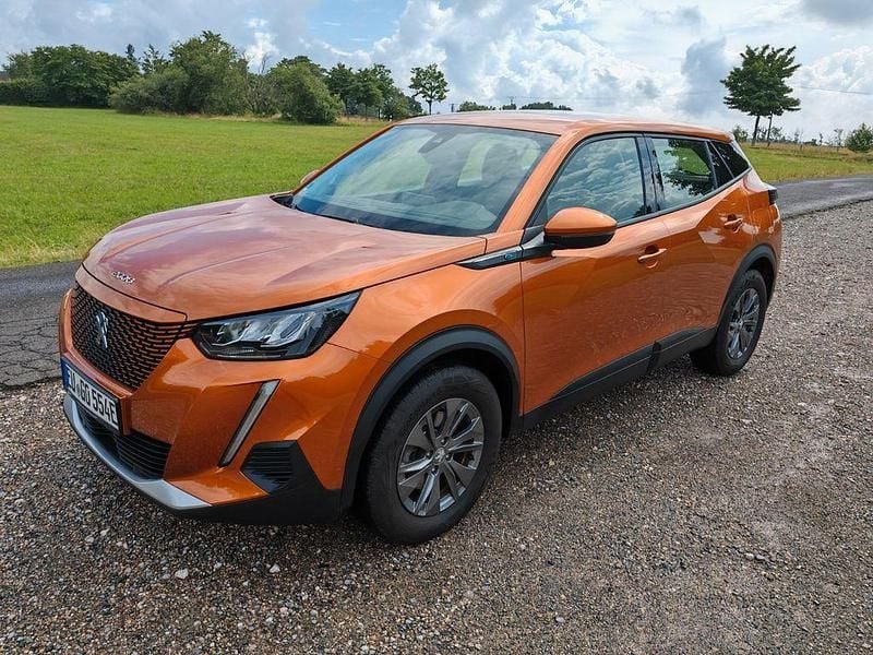 Orange Gebraucht 2020 Peugeot e-2008 Active SUV | 14.500 € (Guter Preis) - Bild 1/4