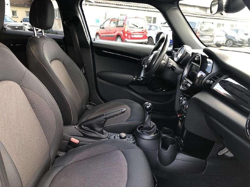 Second-hand Mini ONE 102 CP (75 kW) 2018 Albastru Hatchback