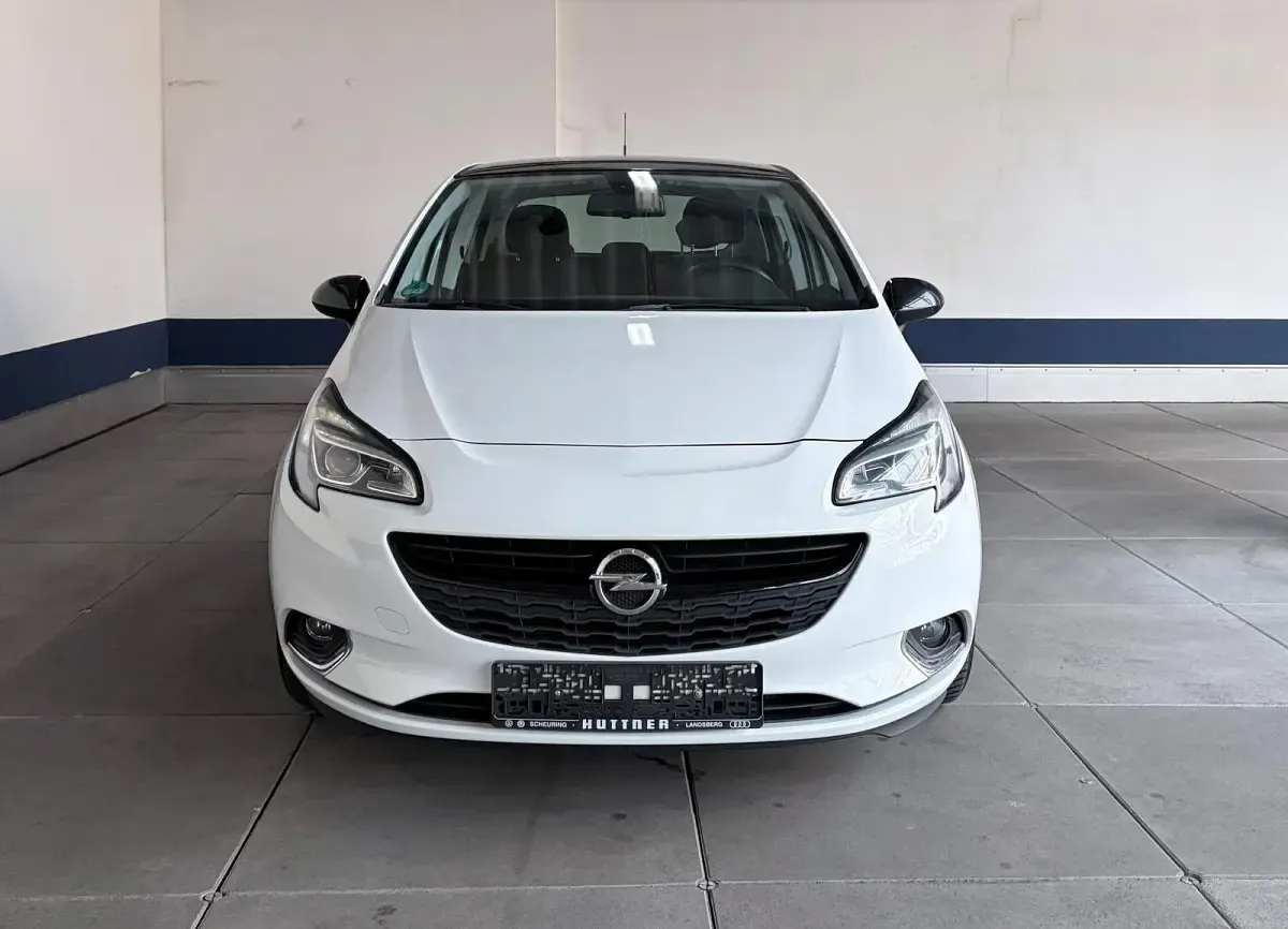 Gebraucht Opel Corsa Color Edition 101 PS (74 kW) 2015 Weiß Kleinwagen