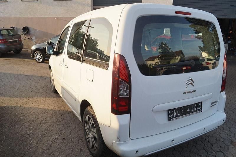 Gebraucht Citroën Berlingo SELECTION 92 PS (67 kW) 2014 Weiß Van / Kleinbus
